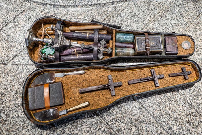 Unusual Vampire Hunting Kit Donated To The Medical University Of Wrocław, Poland Unusual Vampire Hunting Kit Donated To The Medical University Of Wrocław, Poland