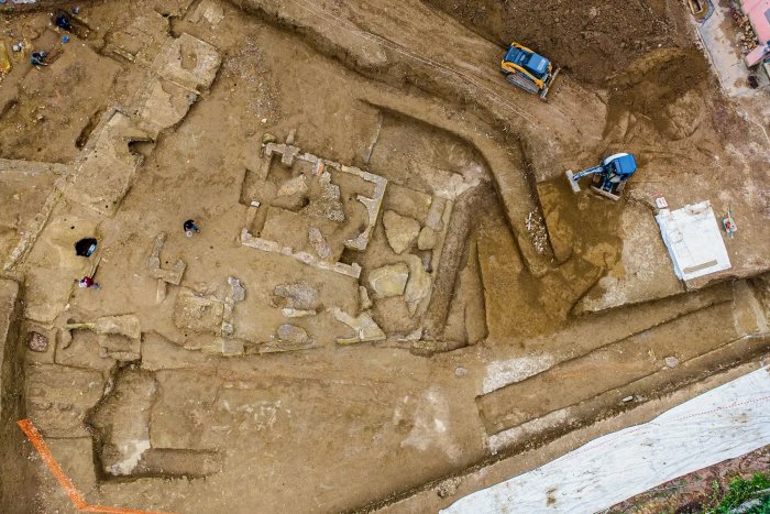 Ancient Roman Funerary Ritual With Nails Placed On The Chest Encountered In The Ostiense Necropolis Romanfunerarynailritual3