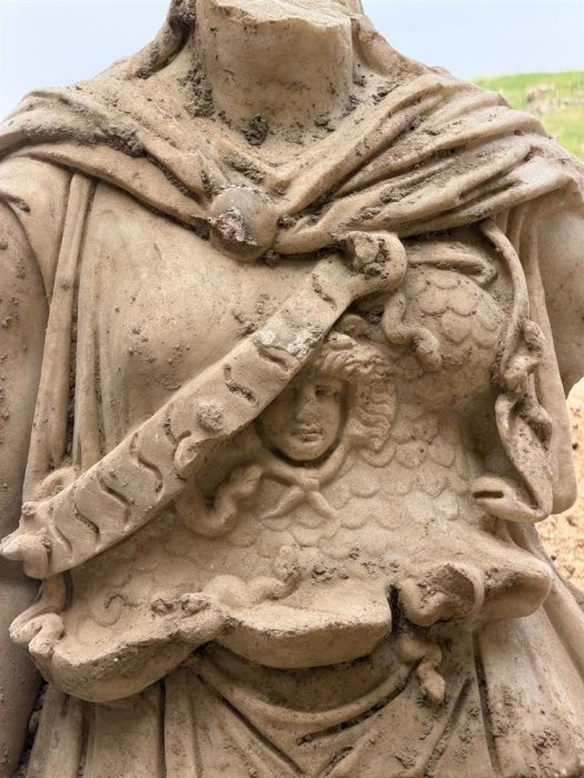 Magnificent 2-Meter Statue Of The Goddess Athena Wearing A Breastplate Decorated With Medusa Discovered In Laodicea, Türkiye Magnificent 2-Meter Statue Of The Goddess Athena Wearing A Breastplate Decorated With Medusa Discovered In Laodikeia, Türkiye