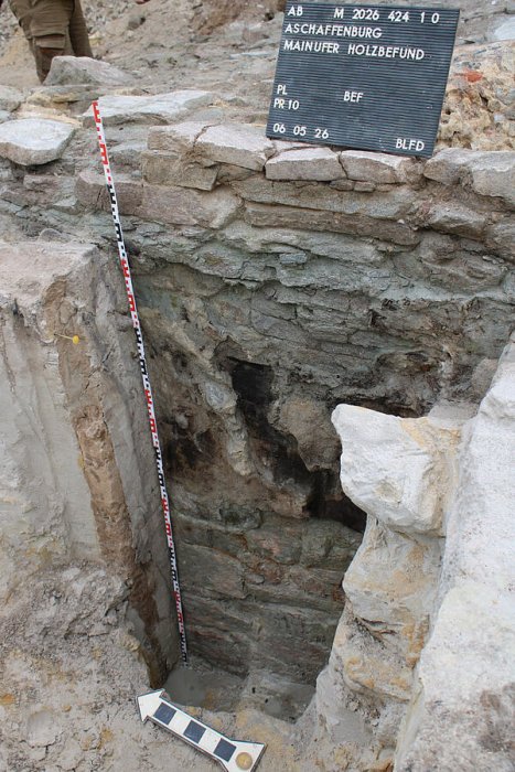Remarkably Intact Iron Age Timber-And-Stone Structure Unearthed In Aschaffenburg, Germany Remarkably Intact Iron Age Timber-And-Stone Structure Unearthed In Aschaffenburg, Germany
