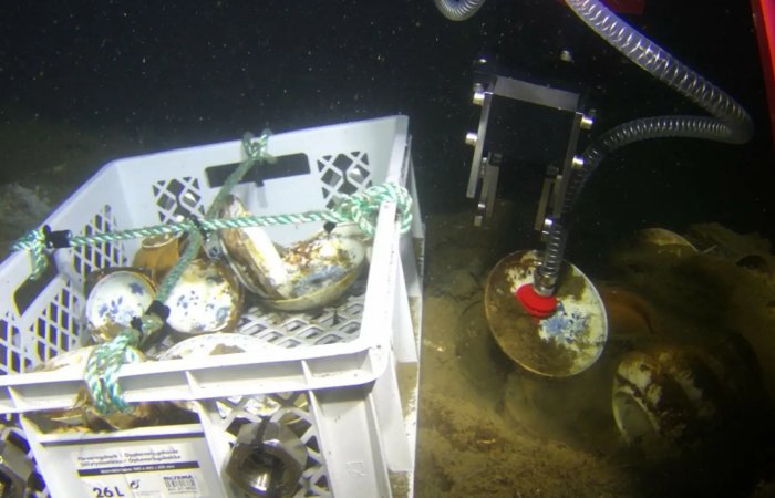 Skagerrak Shipwreck Reveals Pristine 18th-Century Chinese Porcelain Cargo