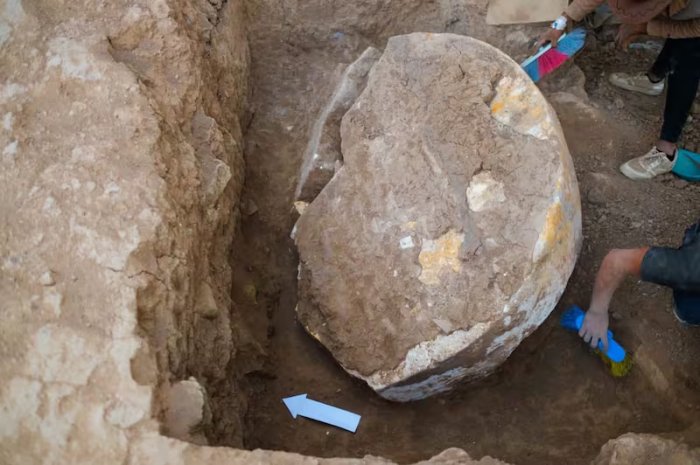 Massive 2,600‑Year‑Old Marble Stele Discovered At Nineveh's Shamash Gate Massive 2,600-Year-Old Marble Stele Discovered At Nineveh's Shamash Gate