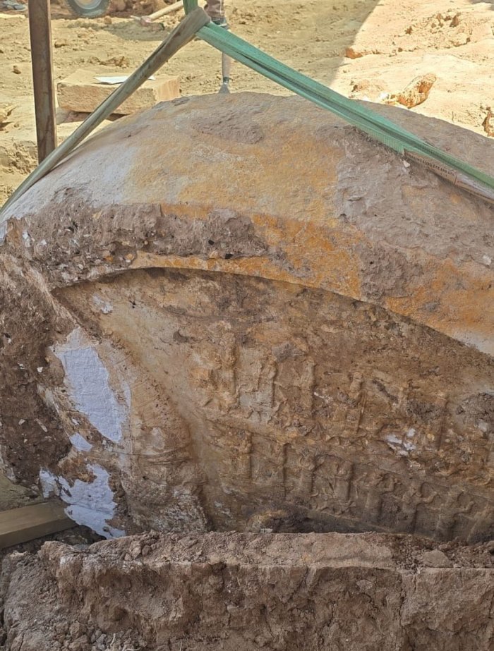 Massive 2,600‑Year‑Old Marble Stele Discovered At Nineveh's Shamash Gate Massive 2,600-Year-Old Marble Stele Discovered At Nineveh's Shamash Gate